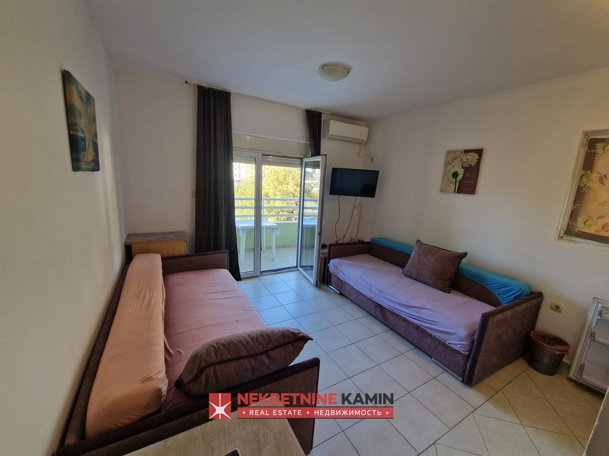 Izdaje se stan u blizini hotela Mediteran, Bečići